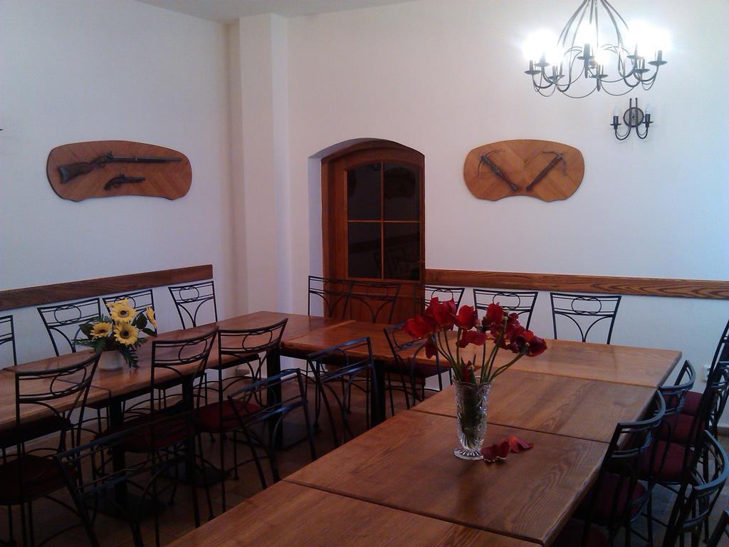 Penzion S Restauraci "U Mlyna Com" Litovel Bagian luar foto
