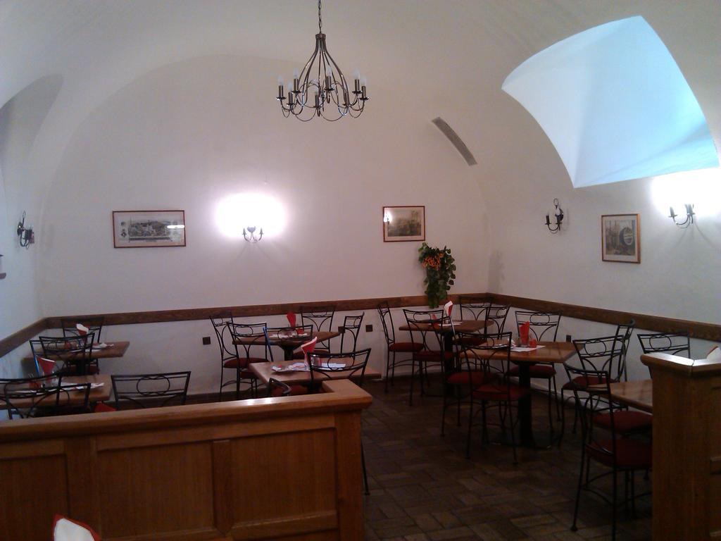 Penzion S Restauraci "U Mlyna Com" Litovel Bagian luar foto