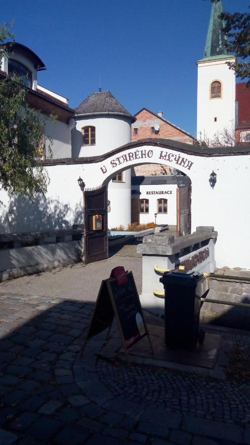 Penzion S Restauraci "U Mlyna Com" Litovel Bagian luar foto